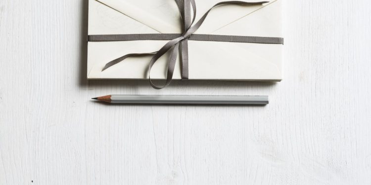 Allez-y, envoyez cette lettre à votre ex |  par Renata Gomes