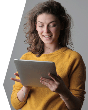 fille avec une tablette