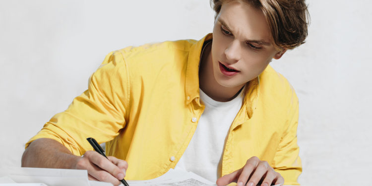 À quoi devrait ressembler le curriculum vitae d'un lycéen