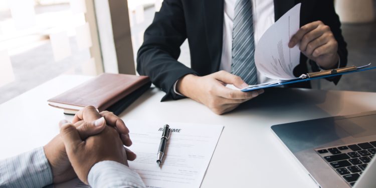 Comment rédiger une lettre de motivation pour un CV (avec des exemples)