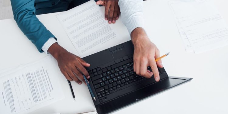 Comment votre CV, votre lettre de motivation et LinkedIn peuvent travailler ensemble pour vous aider à décrocher le prochain emploi de vos rêves