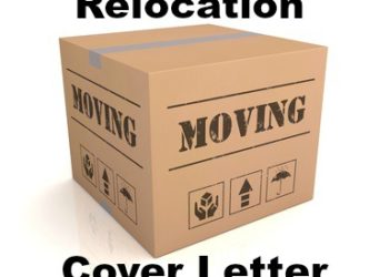 Boîte de déménagement en carton avec mots