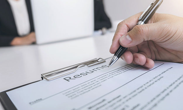 Ne mettez pas de références sur un CV - Faites-le à la place