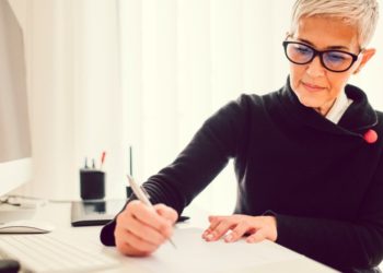 Quelle est la manière appropriée de terminer une lettre commerciale ?  |  Petite entreprise