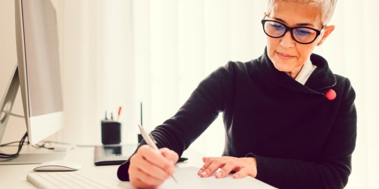 Quelle est la manière appropriée de terminer une lettre commerciale ? | Petite entreprise