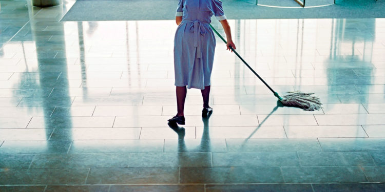 Recrutement d'une femme de ménage : le CV ne suffit plus |  Sélection