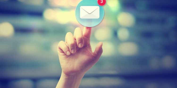 SINCÈREMENT, BIEN… COMMENT SE DÉCONNECTER SUR UN E-MAIL PROFESSIONNEL