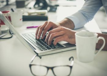 Comment écrire une lettre à une entreprise demandant des responsabilités professionnelles |  Travail
