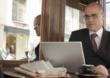 Comment joindre un curriculum vitae à une demande d'emploi en ligne